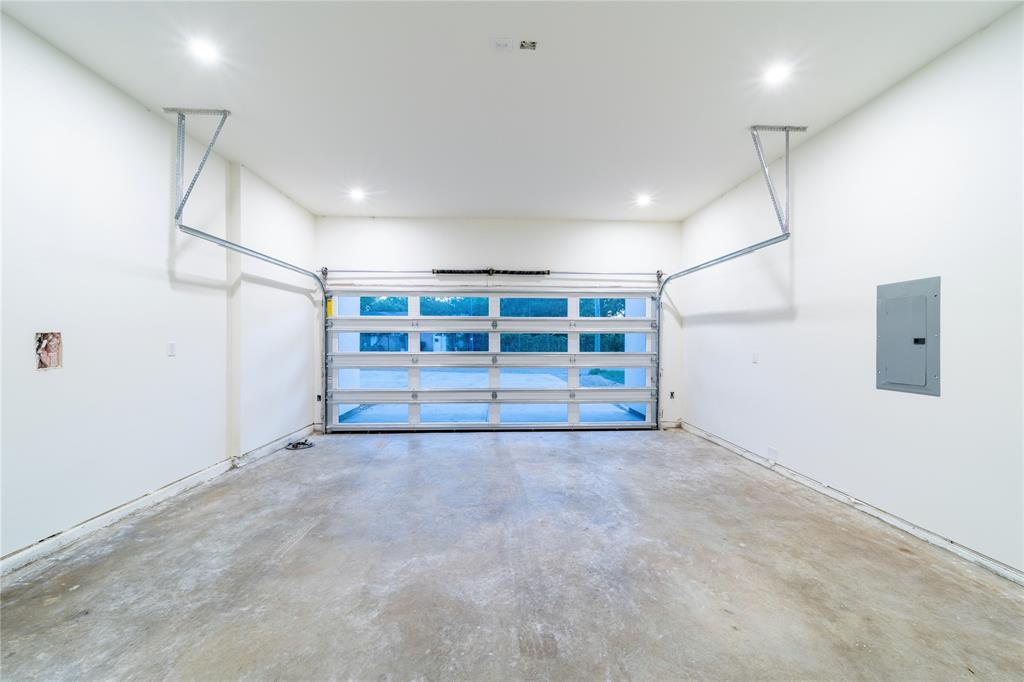 Cedar Crest Bus Center - Residential