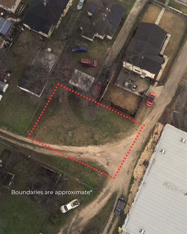 Investment opportunity for this interior lot in Oak Cliff! Very close to Dallas Zoo, Bishop Art District, and more. Please contact the City of Dallas on the best and possible use of the land.
