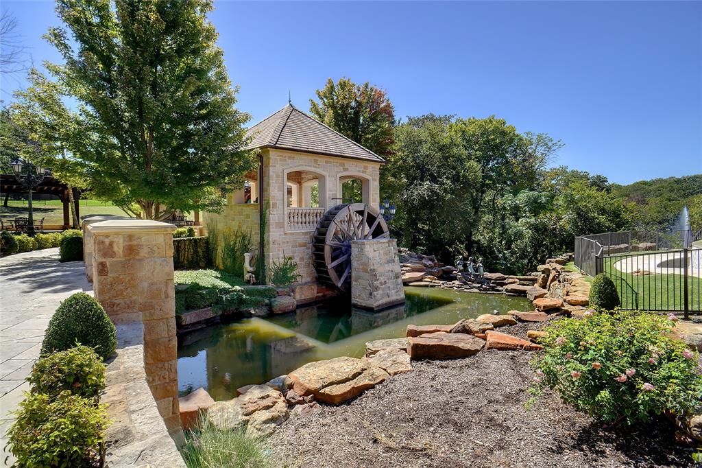 Chateau Du Lac Ph I - Residential