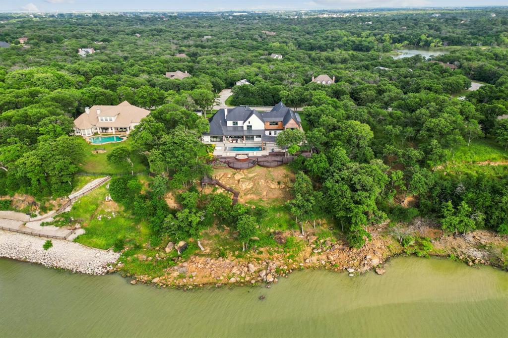 Emerald Sound At Lake Lewisvil - Residential