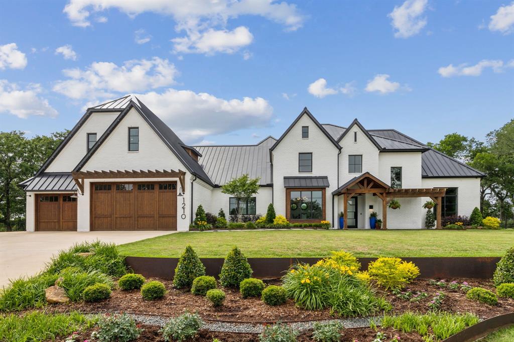 Emerald Sound At Lake Lewisvil - Residential