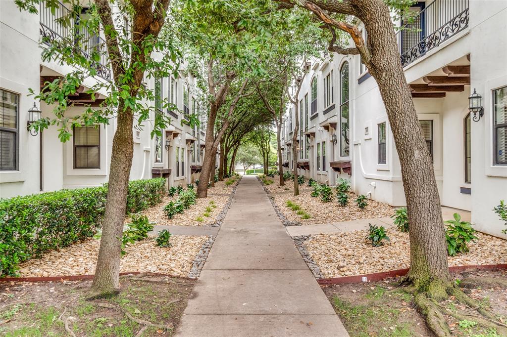 Live Oak Townhome 02 - Residential