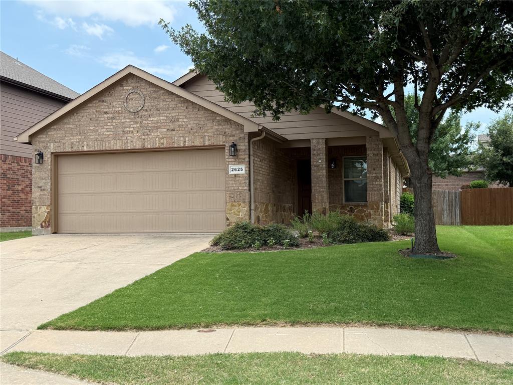 This is it!!  Immaculately kept single story home on a large Landscaped lot!  This beautiful home features Large open living and kitchen, with brand new carpet! It features split bedrooms, and popular decorator touches you will love! The large irregular shaped backyard is landscaped and has a covered patio perfect for outdoor cooking and entertaining. All of this in a great community that has pools, Trails, fishing ponds and great clubhouse. The home is also within easy access to shopping, restaurants and entertainment areas! It is also in the highly regarded  Northwest ISD. Do not miss this beautiful home!