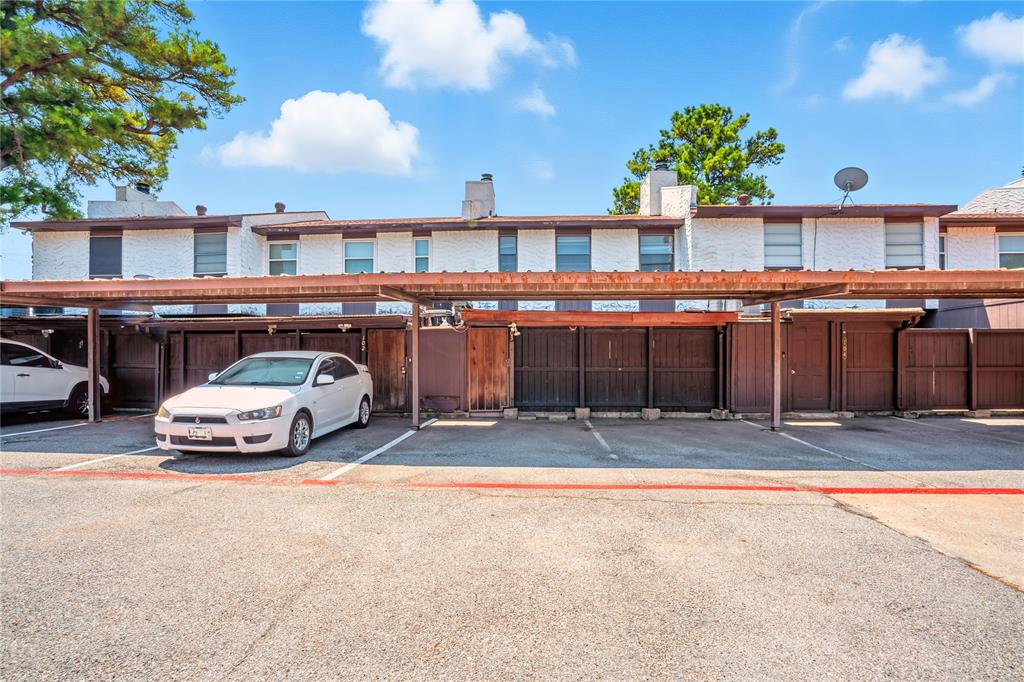 Regency Park Condo - Residential