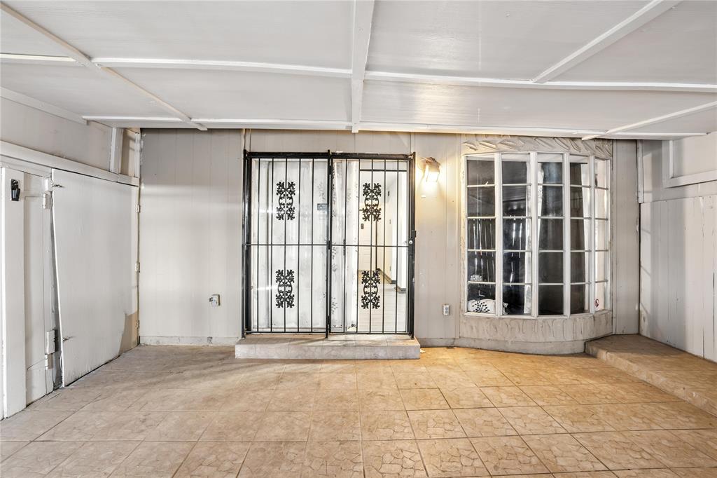 Regency Park Condo - Residential