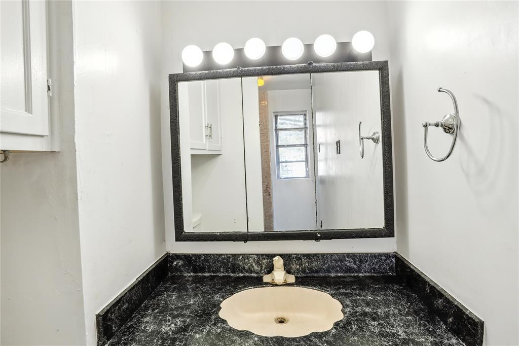 Regency Park Condo - Residential