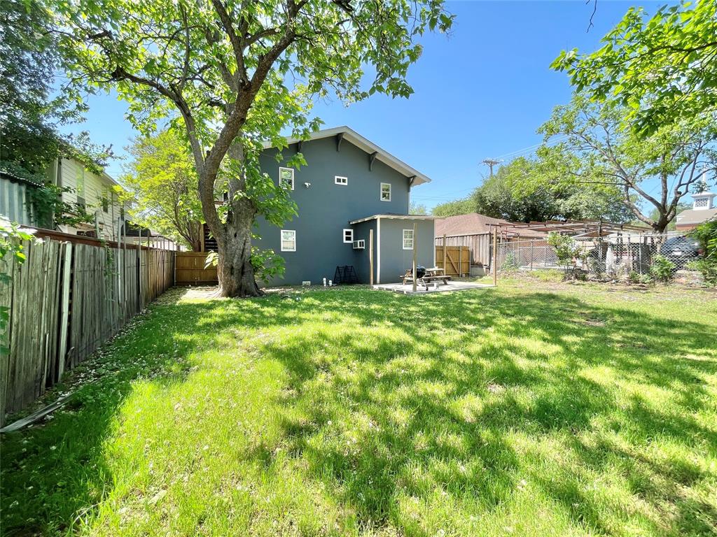 Dallas Land & Loan Cos Add 03 - Residential Lease