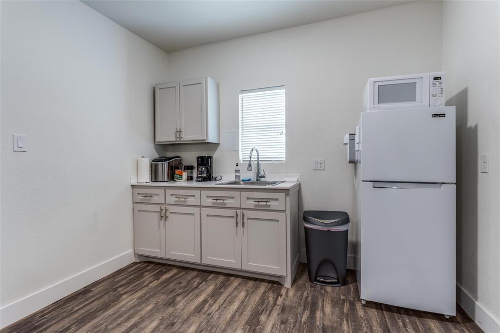 Dallas Land & Loan Cos Add 03 - Residential Lease