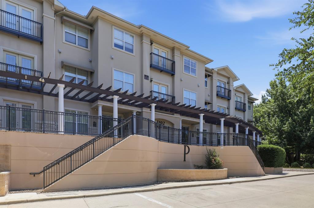 Piazza Siena Condo - Residential