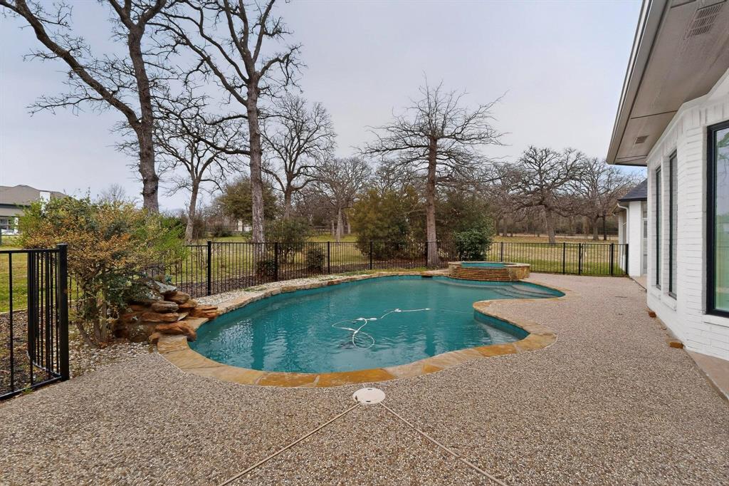 Hickory Hill Estate - Residential