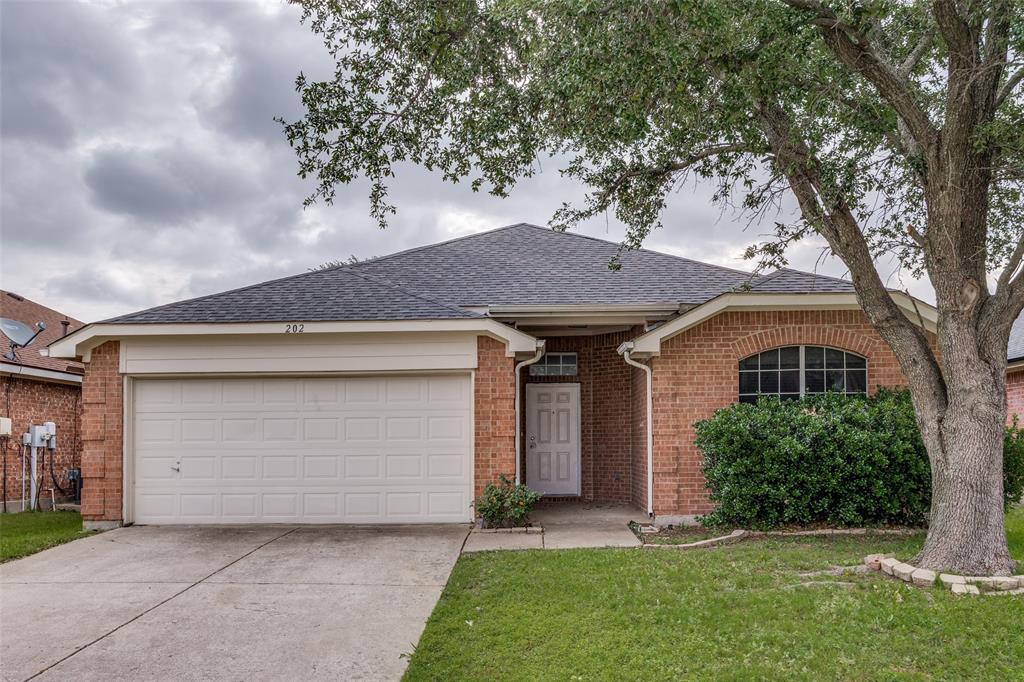 This remarkable Wylie residence! This property has been carefully renovated for both comfort and elegance. Upon entering, you will discover an open and expansive floor plan featuring luxurious vinyl flooring that extends throughout. It includes 4 bedrooms and 2 full bathrooms, with no carpeting, fresh new paint, and a granite kitchen countertop. The large backyard offers additional storage space. The master suite provides a private sanctuary. Collin College's Wylie Campus and Wylie High School are located just minutes away. This home is ready for you to move in!