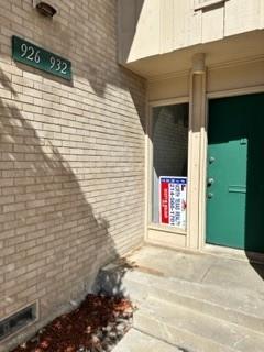GPS,  TURN INto DRIVEWAY THE VERY FIRST UNIT IS THE CODO SIGN SAYS 926-### .  THE  11B IS THE BUILDING ROW NOT SINGLE UNIT #