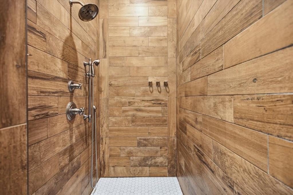 A100018-A0018 T QUEVADO - Residential