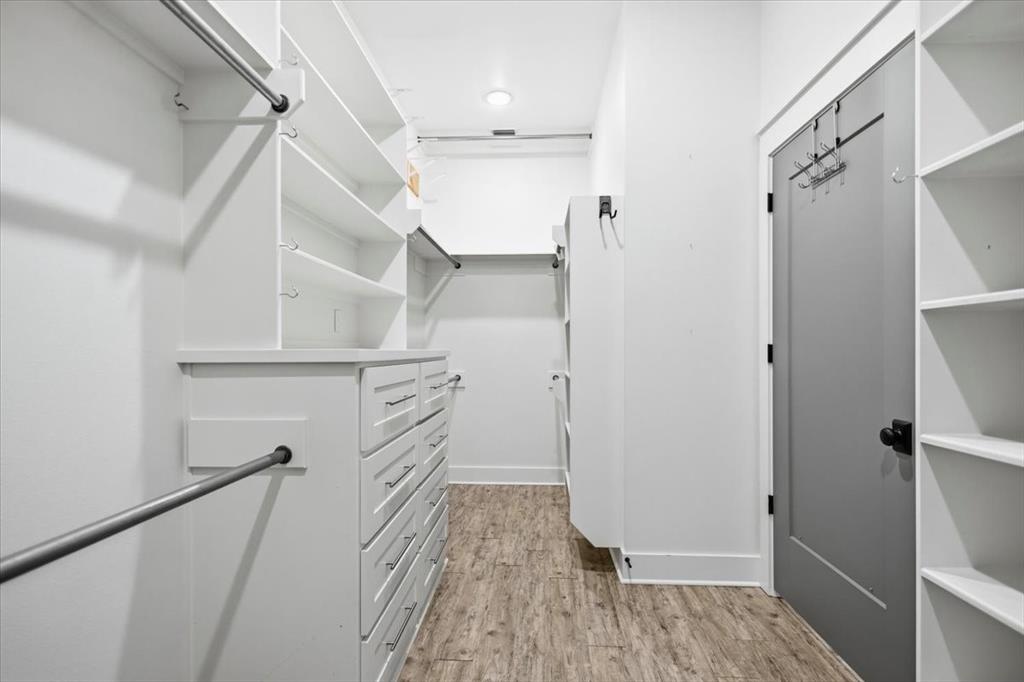 A100018-A0018 T QUEVADO - Residential