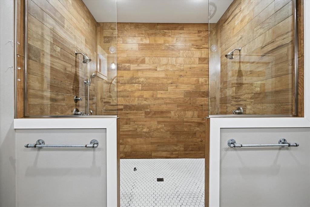 A100018-A0018 T QUEVADO - Residential