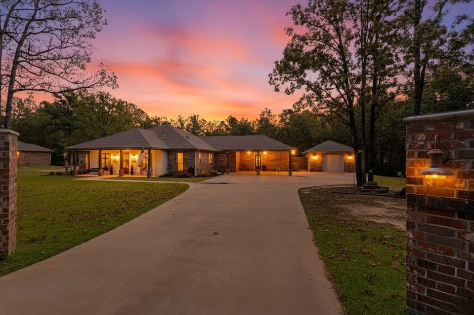 A100018-A0018 T QUEVADO - Residential