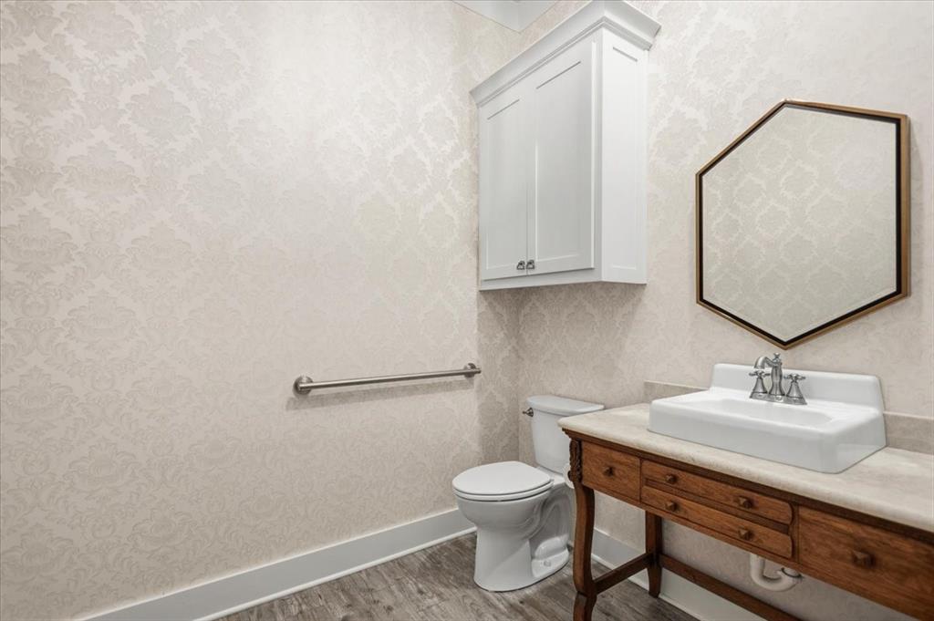 A100018-A0018 T QUEVADO - Residential