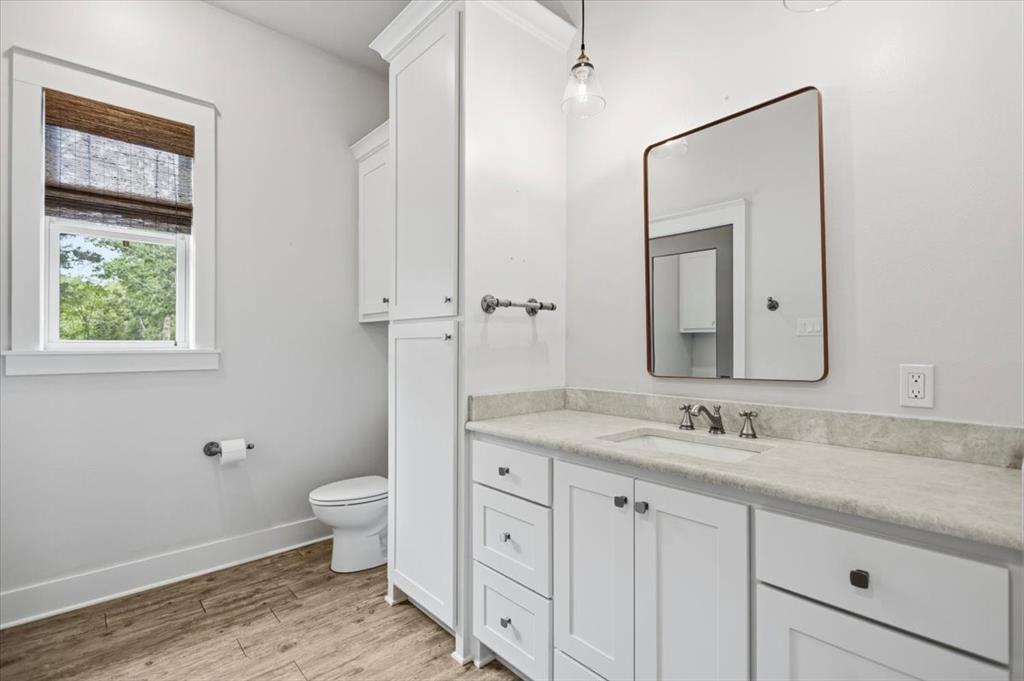 A100018-A0018 T QUEVADO - Residential