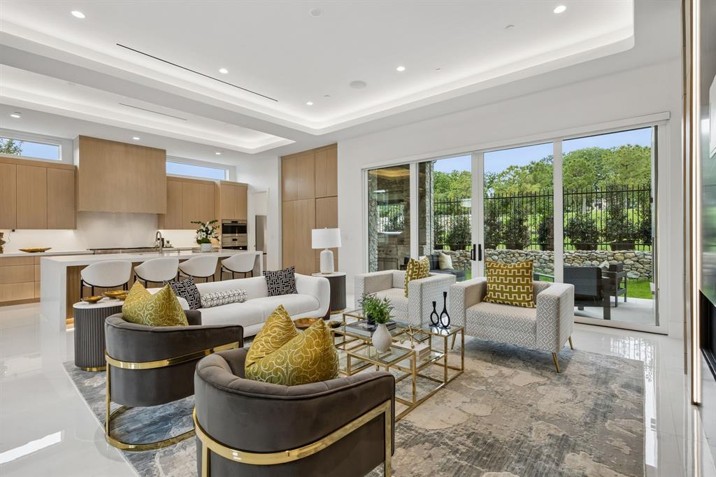 WESTLAKE ENTRADA - Residential