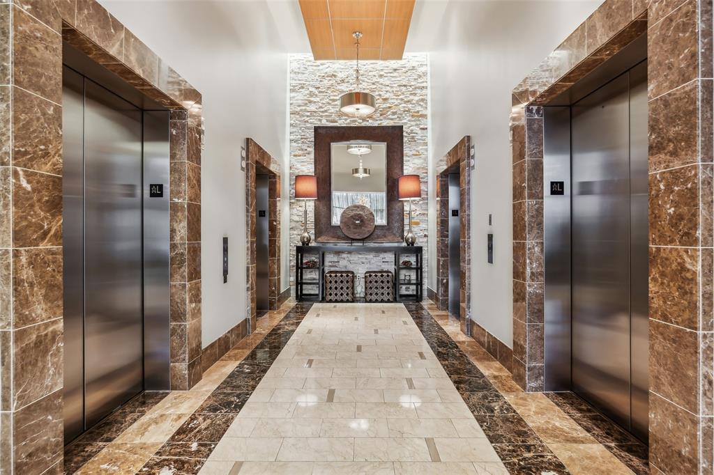 1301 Throckmorton Residences - Residential