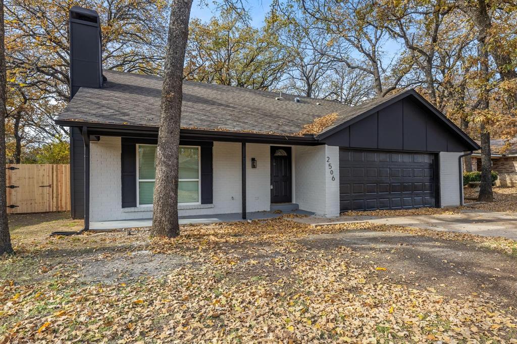 REO opportunity with strong upside in a highly desirable Arlington location. This 3-bedroom, 2-bath home offers approximately 1,787 square feet and sits just minutes from AT&T Stadium and Globe Life Field.

Bank-owned property being sold as-is. Take advantage of this opportunity to secure a well-located home with solid fundamentals and value potential in a market where proximity to major entertainment, highways, and employment centers matters.