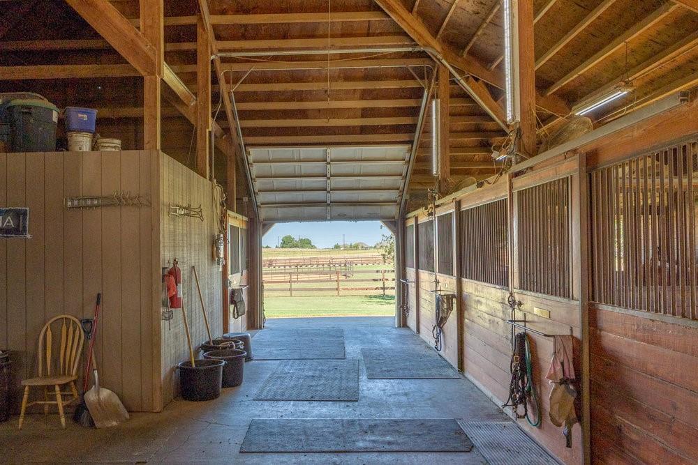 Sc White - Farm