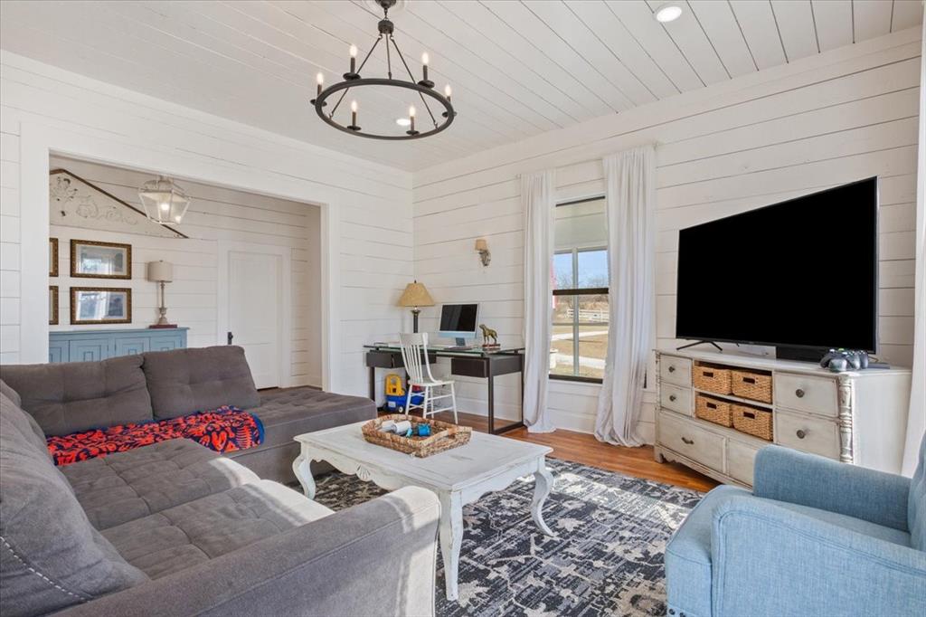 Andrew H Long Surv A-472 - Residential