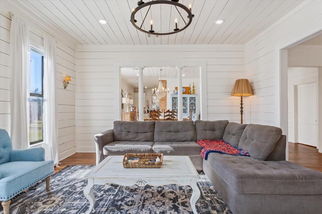 Andrew H Long Surv A-472 - Residential