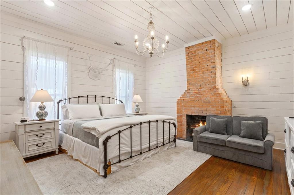 Andrew H Long Surv A-472 - Residential
