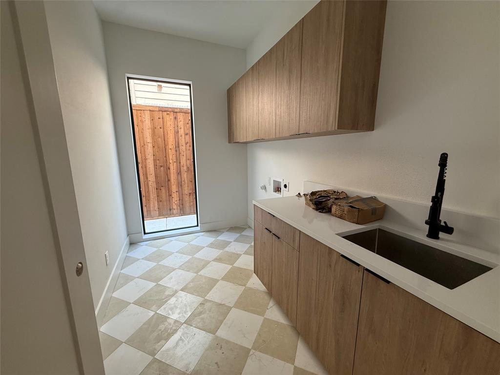 Ross Ave Heights - Residential