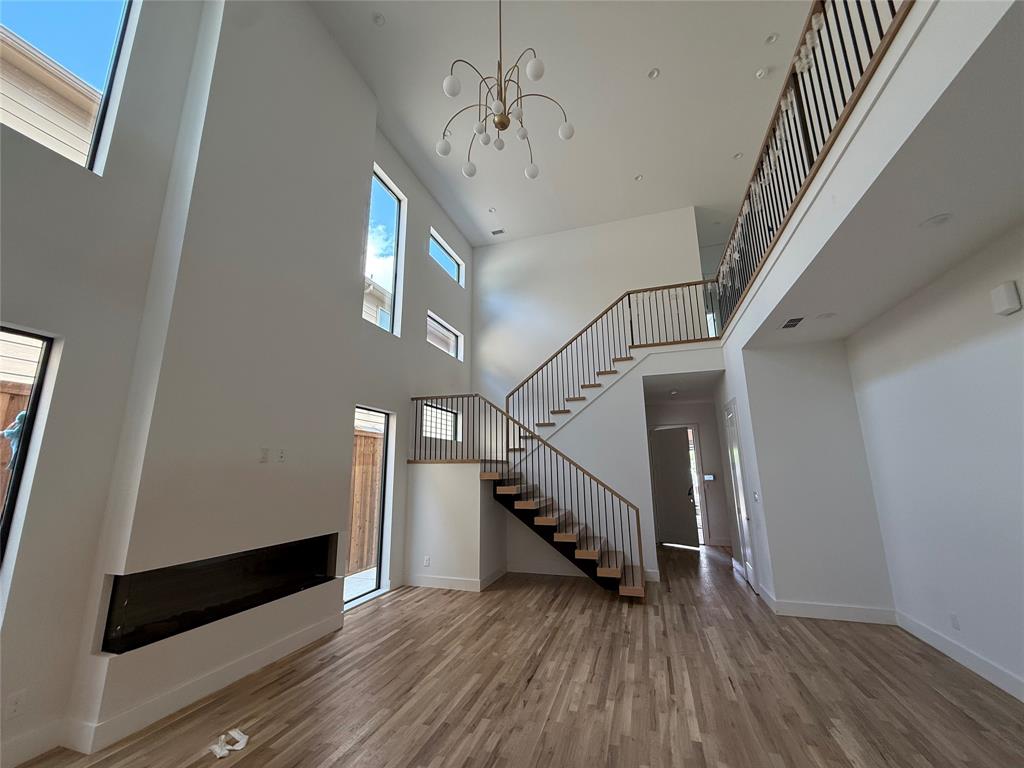 Ross Ave Heights - Residential
