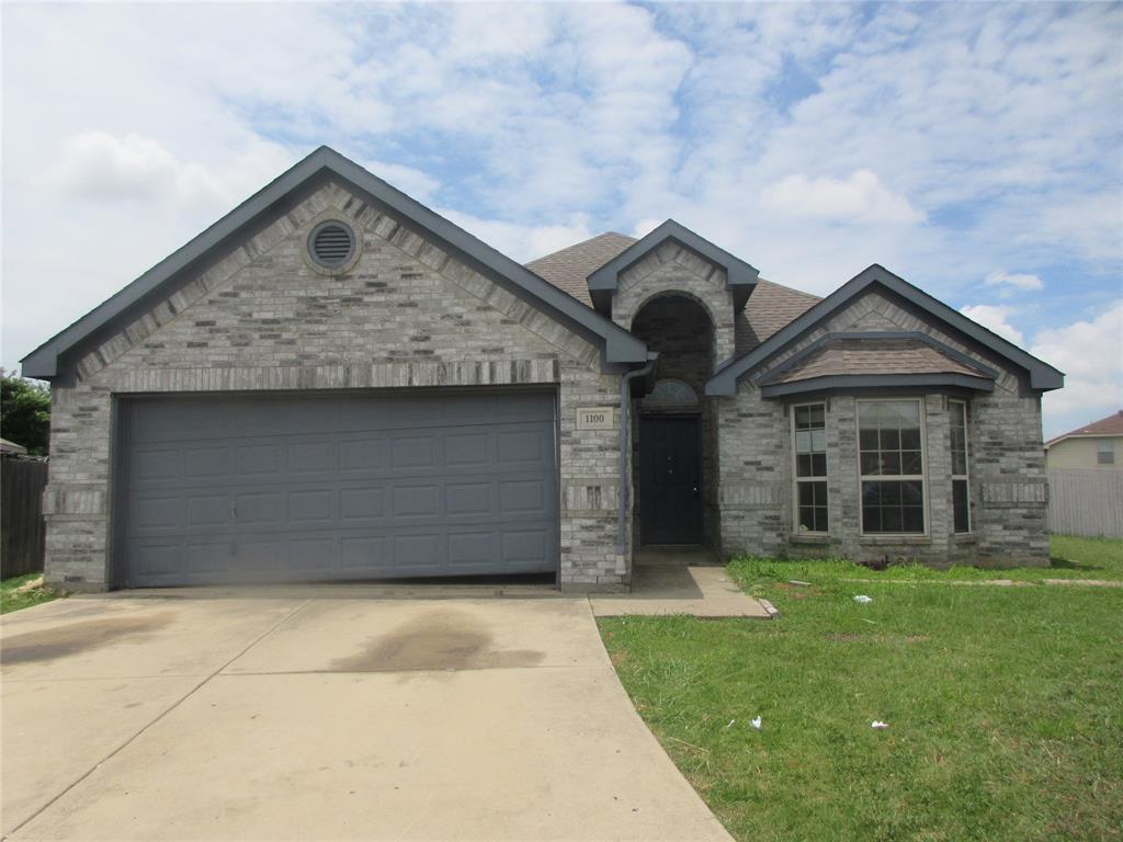 Opportunity awaits with this 3-bedroom, 2-bath home nestled on a quiet cul-de-sac in an established Fort Worth neighborhood. With great bones and plenty of potential, this home is ready for a new owner to bring their vision and make it shine again.  Inside, you'll find a functional floor plan that's perfect for everyday living, while outside, the oversized backyard offers endless possibilities. Whether you dream of creating an outdoor entertaining space, adding a garden, installing a play area, or simply enjoying the extra room to roam, this expansive yard provides the space to make it happen.
Conveniently located near schools, shopping, dining, and major highways, this property is an excellent opportunity for homeowners looking to build equity.