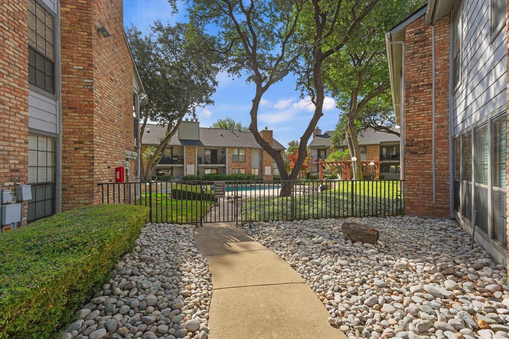 Preston Bend Village Condos - Residential