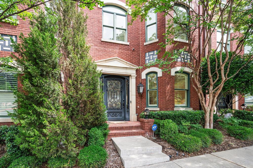 Southlake Town Square Brownsto - Residential
