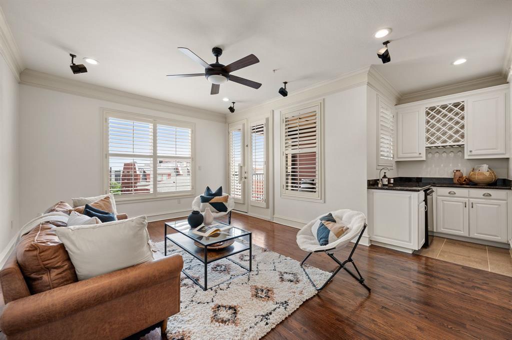 Southlake Town Square Brownsto - Residential