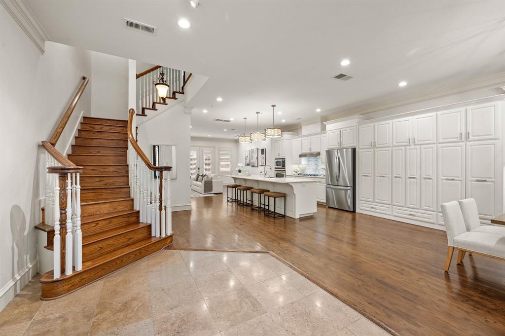 Southlake Town Square Brownsto - Residential