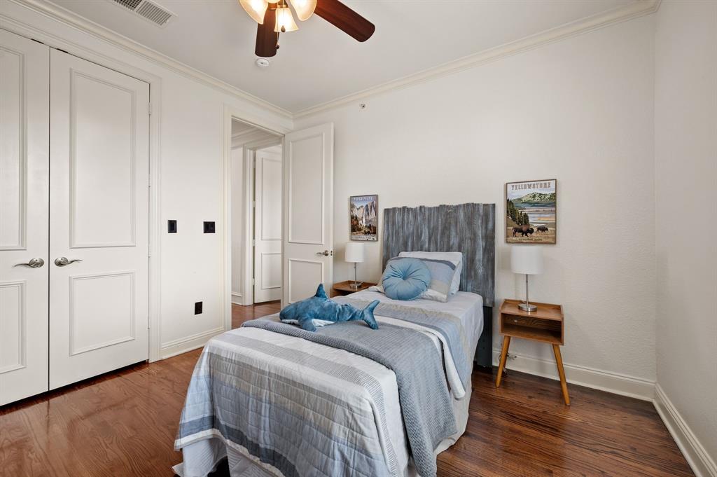 Southlake Town Square Brownsto - Residential