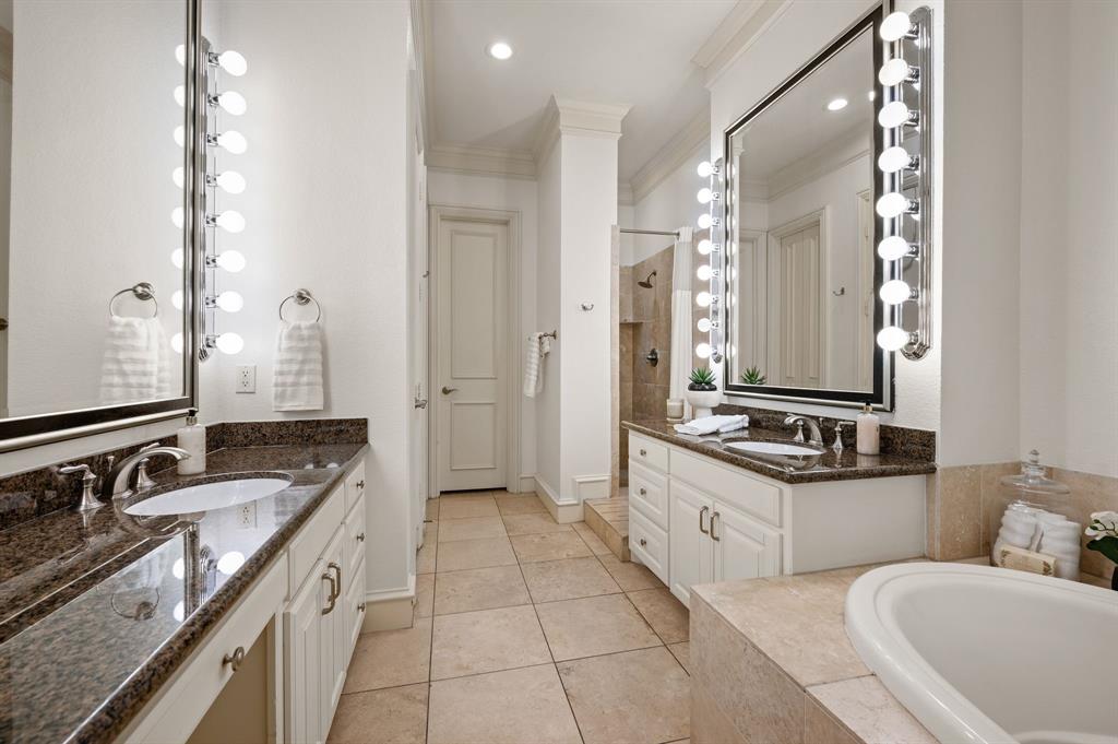 Southlake Town Square Brownsto - Residential