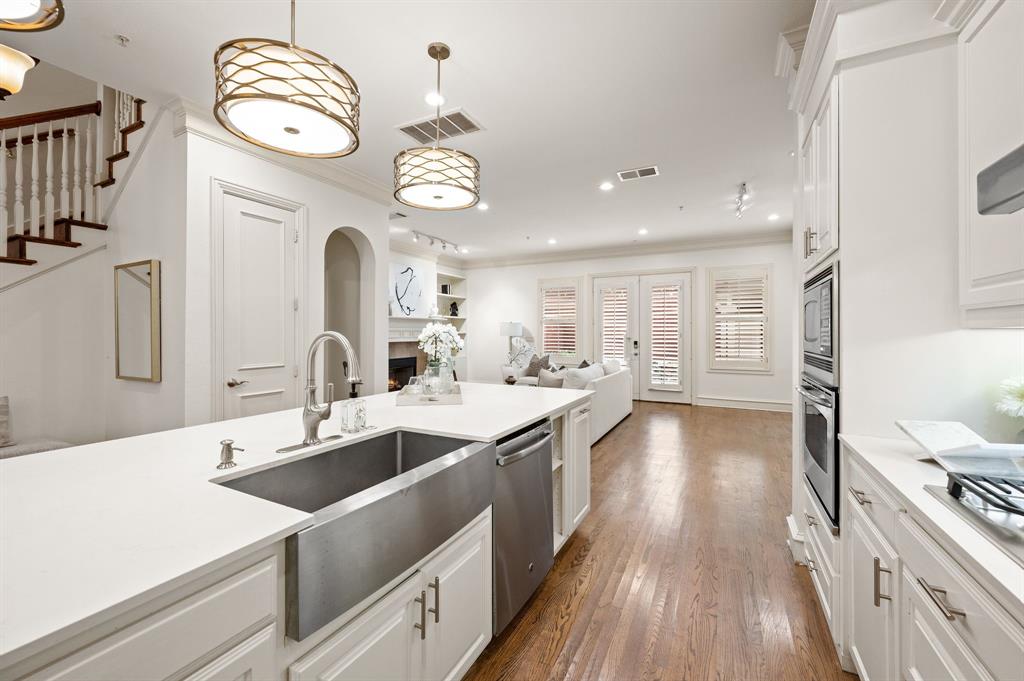 Southlake Town Square Brownsto - Residential