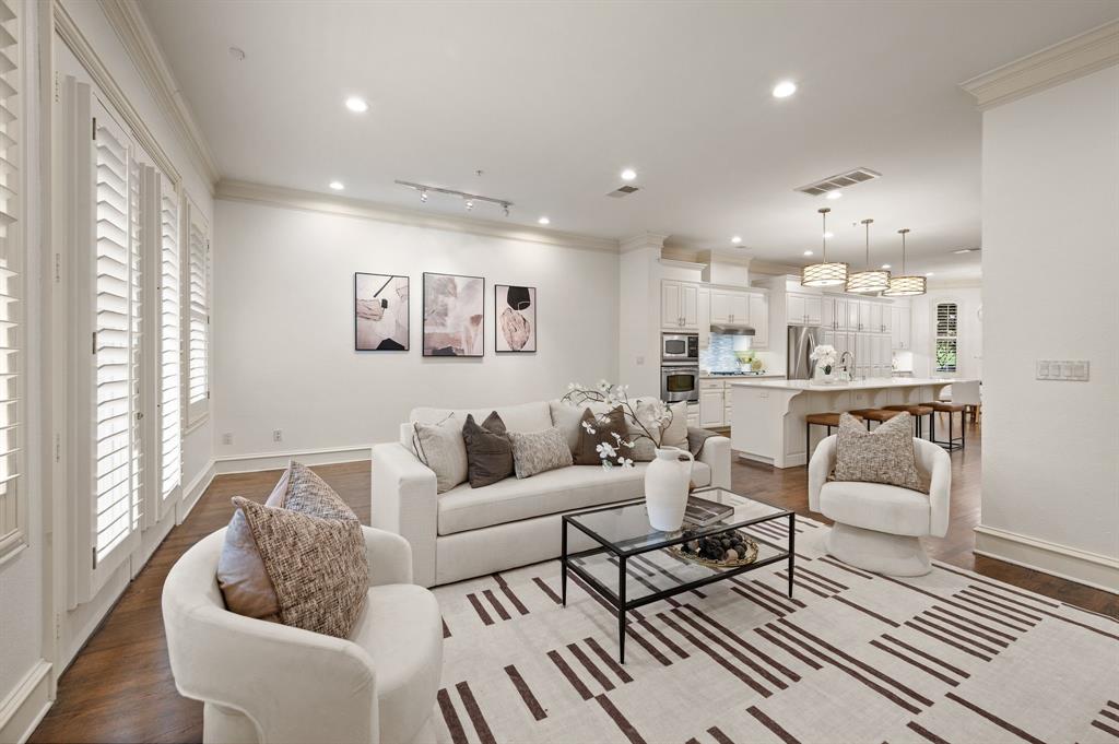 Southlake Town Square Brownsto - Residential