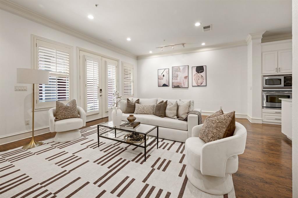 Southlake Town Square Brownsto - Residential