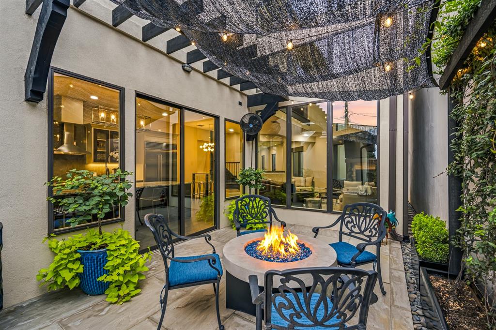 JAD ADAM - Residential