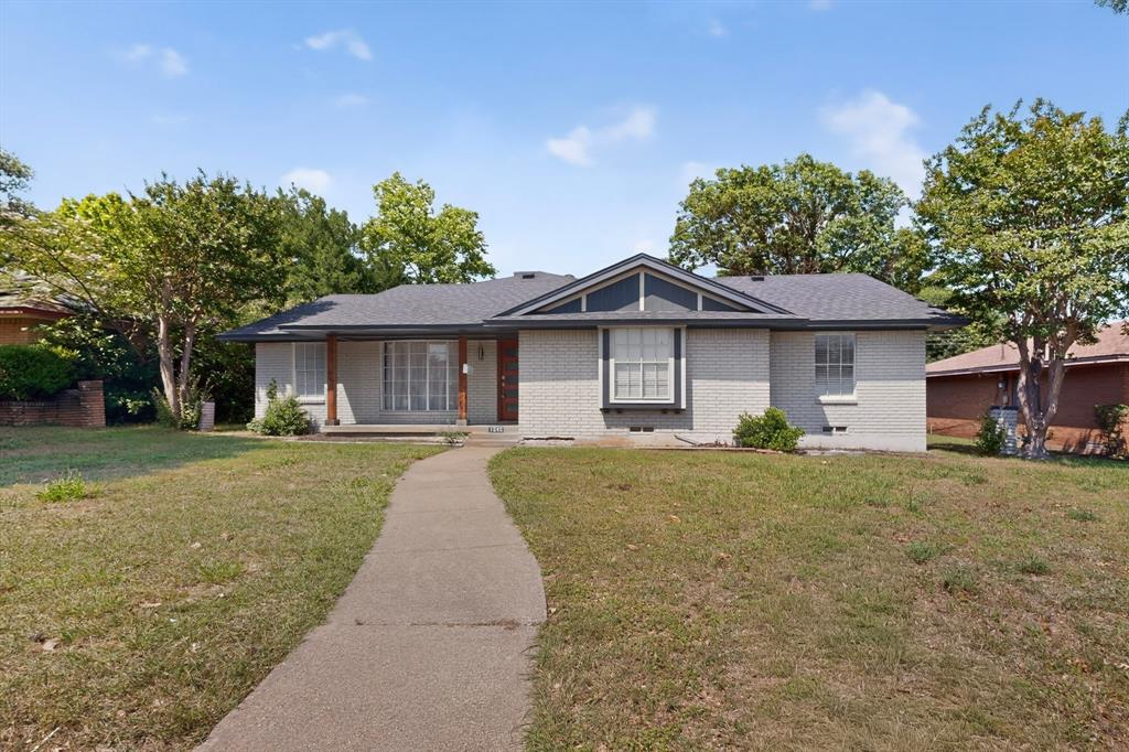 Discover an exceptional investment opportunity in the heart of Dallas. Perfect for investors seeking a rental property or first-time homebuyers looking for their first home.
This property features 3 bedrooms, 2 bathrooms, and a separate exterior living space currently adapted as an additional private room, ideal for use as a second primary suite, guest quarters, space for extended family, adult children, or college students seeking extra privacy.
Conveniently located in an established Dallas neighborhood, just 10 minutes from Downtown Dallas, this home offers the perfect combination of location, comfort, and potential.
The property has been extensively updated with numerous recent improvements, including a new roof, remodeled kitchen, and renovated bathrooms, providing a modern and move-in-ready living experience.
Don’t miss the opportunity to own a property with incredible potential and an unbeatable location. Schedule your showing today!
