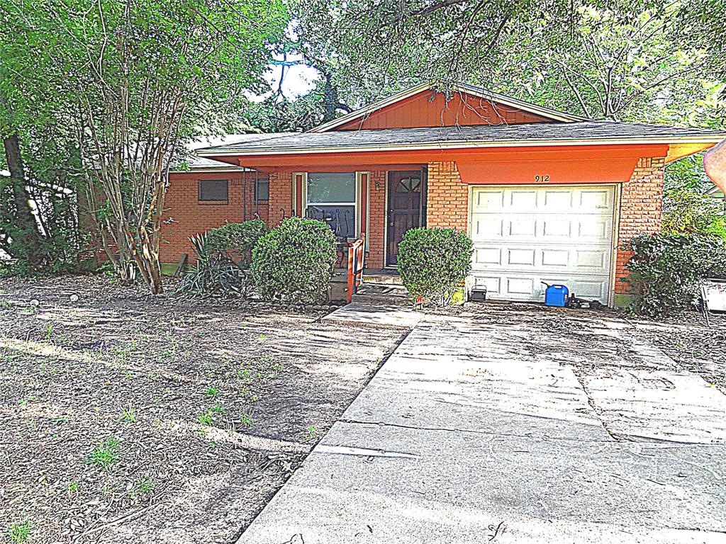 Welcome HOME!! This 3-bedroom, 1 Full Bath and half Bath, Single-Story HOME, is nestled in a Quiet Neighborhood in the HEART of Downtown Denton, TX.  This CHARMING OASIS has a SPACIOUS living area, Plus a Dining Area.  Great Location*NEAR UNT, SHOPPING, DINING, AND ENTERTAINMENT, with nearby jogging and biking trails.  Priced to Sell*Schedule an appointment, BEFORE IT IS GONE!  Buyer and Buyer's Agent to Verify all information.