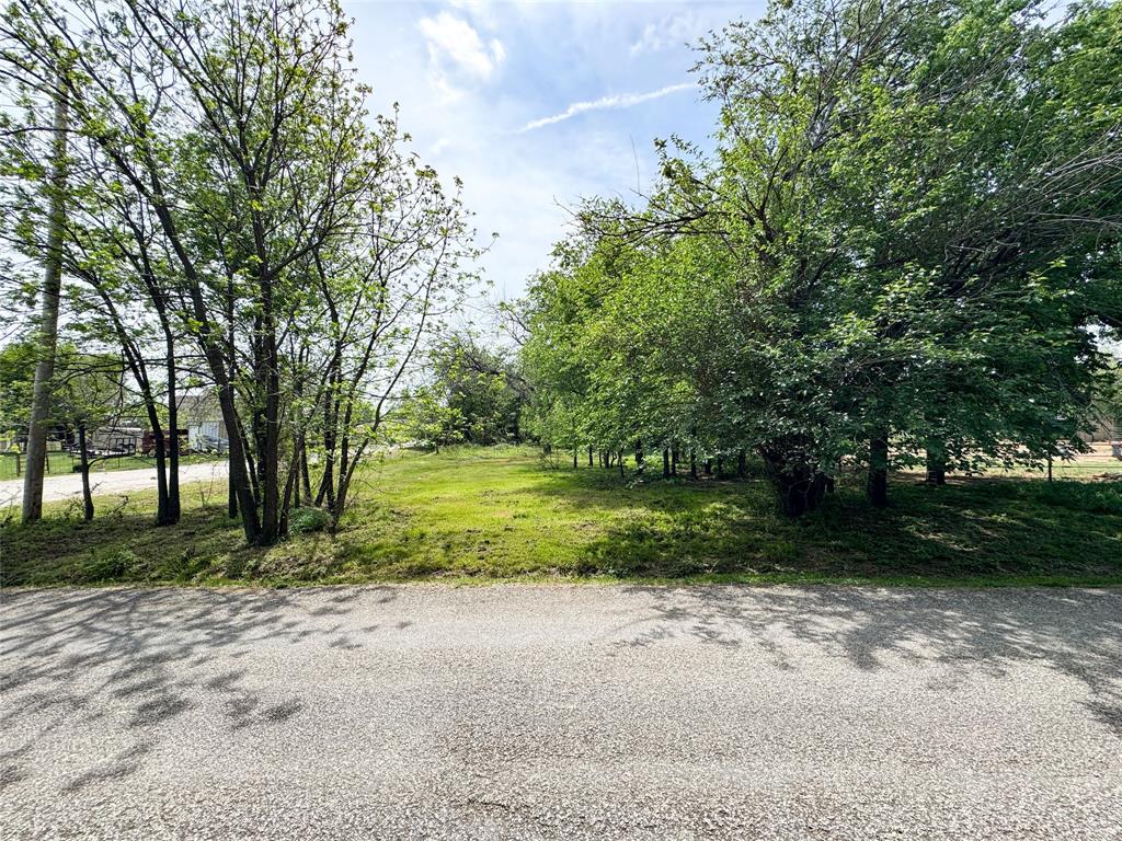 Enjoy small town living on this cozy, corner lot only 3 blocks from Conrad Hilton Blvd, not far from shopping & restauarants. With its easy-to-maintain size, it’s a great fit for anyone wanting a simpler, more relaxed lifestyle.