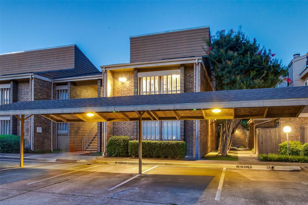 Arrangement Condominium - Residential