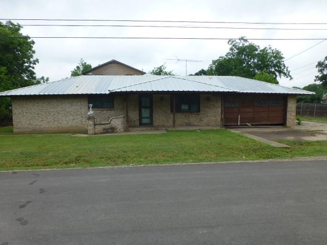 Three bedroom brick home with 1 bedroom apartment over shop in back. Needs work. HUD owned property, case #492-843261. FHA Financing Options: FHA Uninsured (UI); FHA 203k eligible. HUD homes are sold AS IS without any seller guarantee or warranty. All listing info deemed reliable but not guaranteed - sources include public records - buyer shall independently research and verify all info that may impact purchase decision.