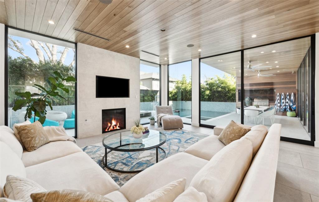 Wilshire Heights 03 - Residential