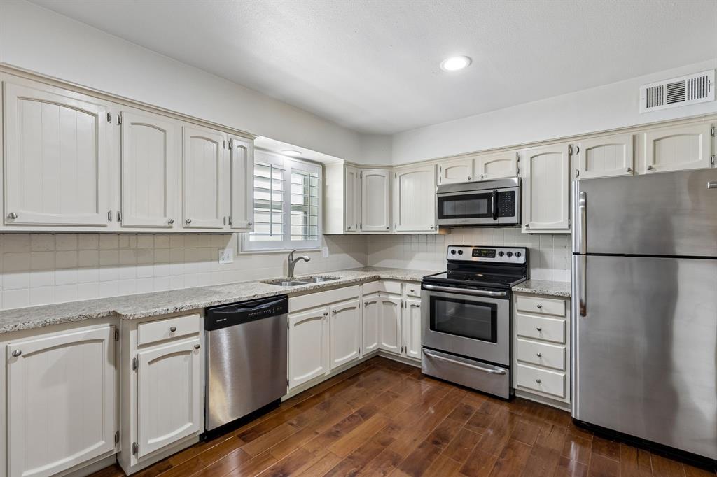 6040 Place Condos - Residential
