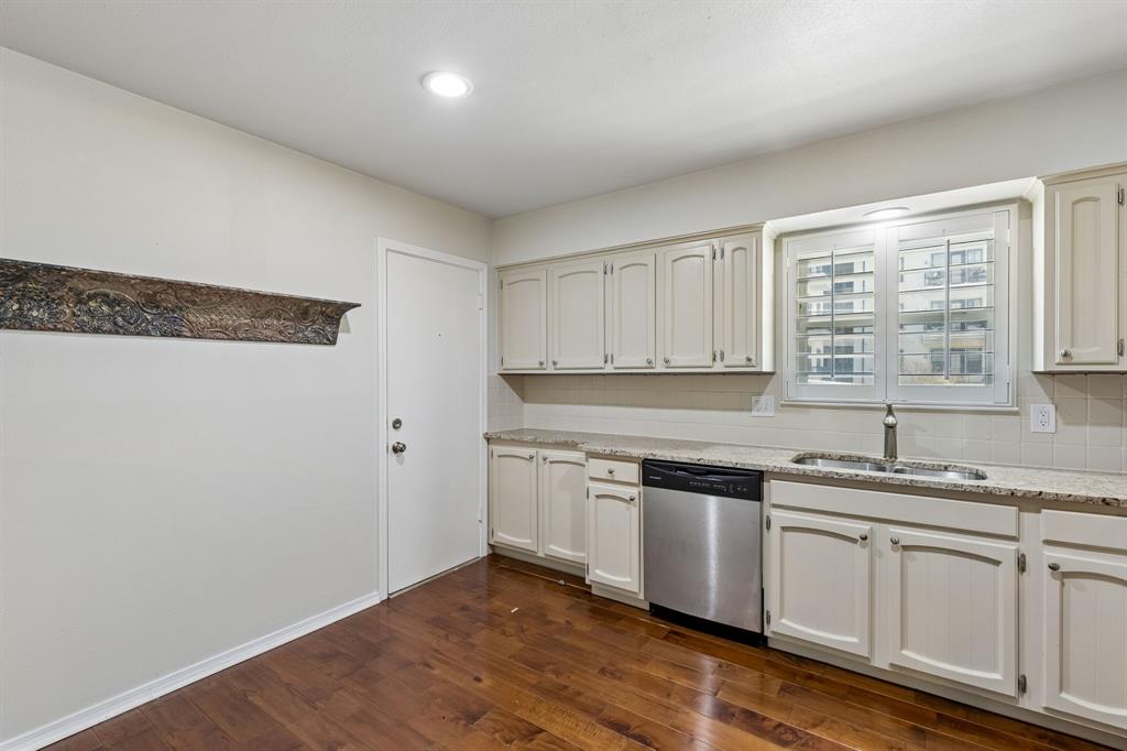 6040 Place Condos - Residential